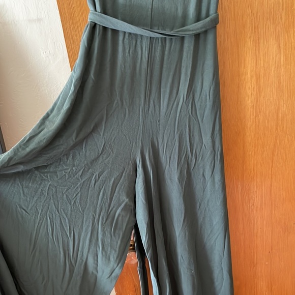 NWT Gap stretch jumpsuit - Picture 5 of 7